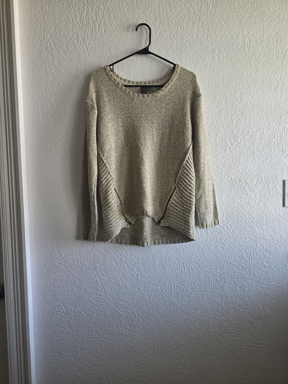 Quinn Scoop-Neck Textured Knit Sweater in Light Beige With Side Zipper Details
